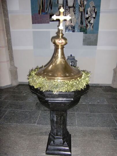 Taufbecken St. Maximinus